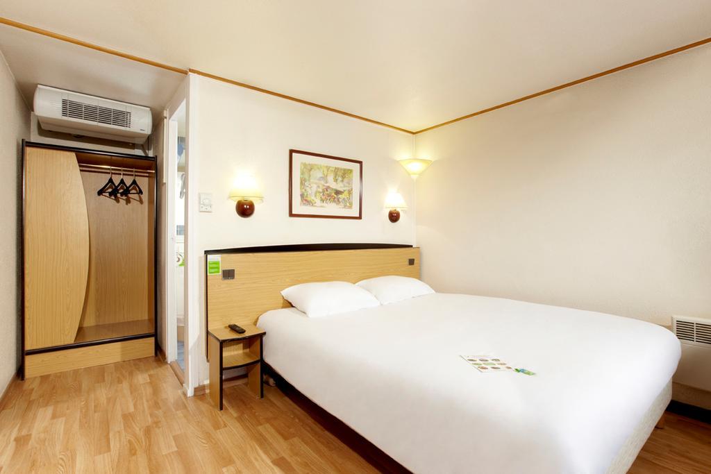 The Originals Access, Hotel Foix Room photo